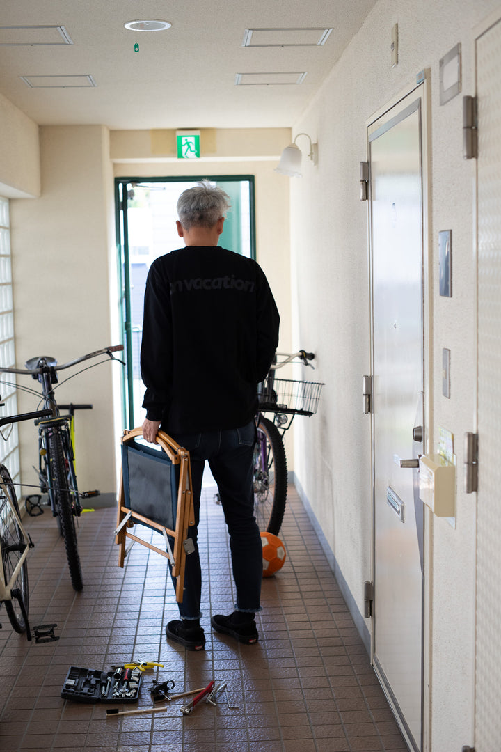 DO NOTHING CLUB_ON VACATION L/S Crewneck T-shirt